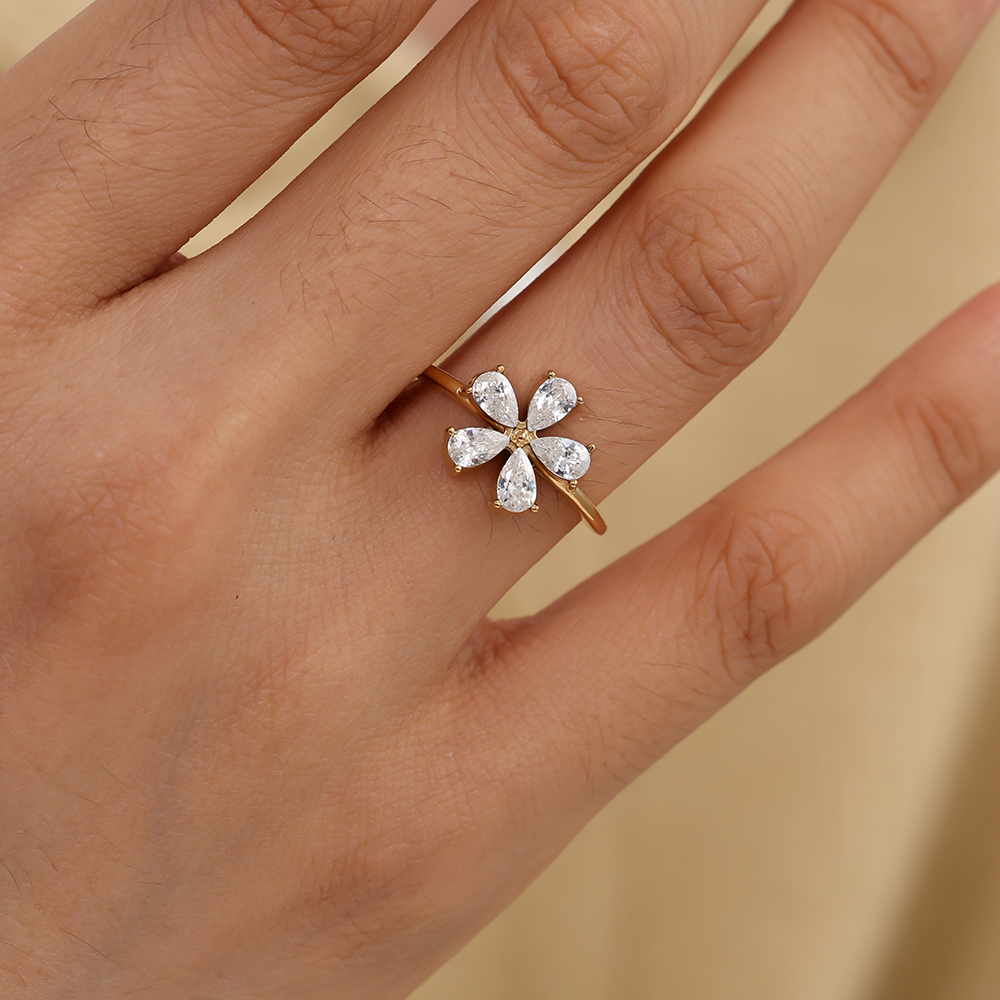 Diamond Flower Edelstahl Ring   