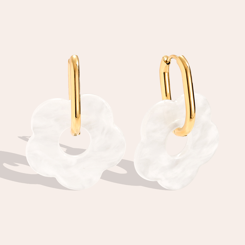 3cm Weiße Acrylblume Edelstahl Ohrringe     