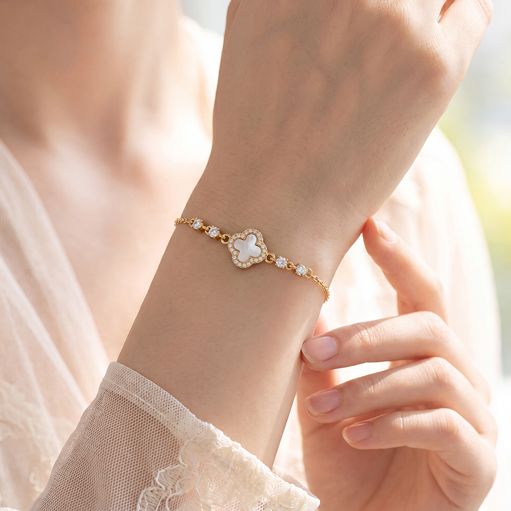 Edelstahl Armband 17cm Acryl Kleeblatt mit einem Zirkonia Rand