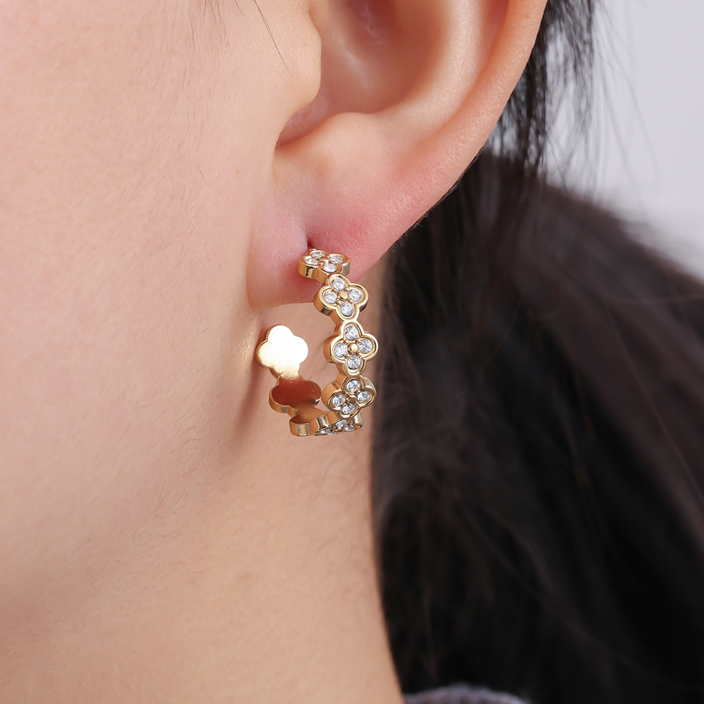 2.5cm Diamond Lucky Flower Hoop Edelstahl Ohrringe            