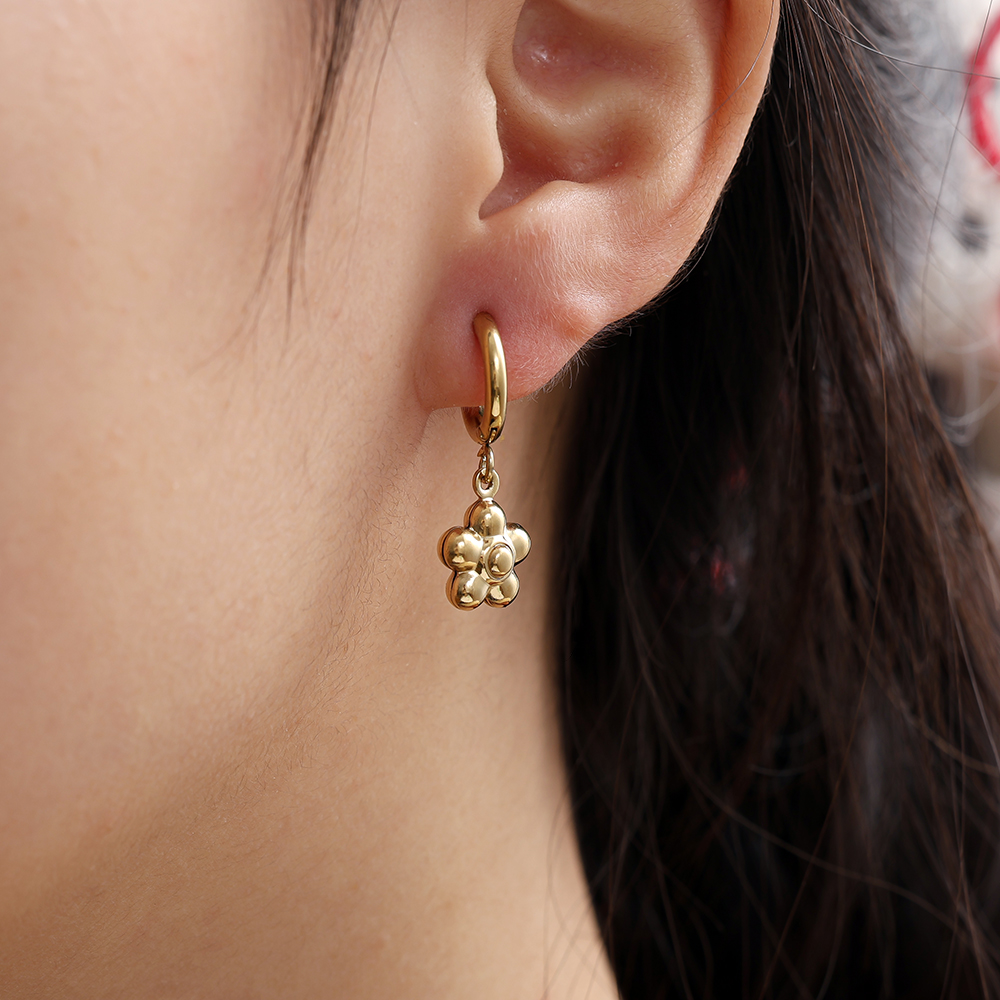 1*2.5cm süße Blume Edelstahl Ohrringe   
