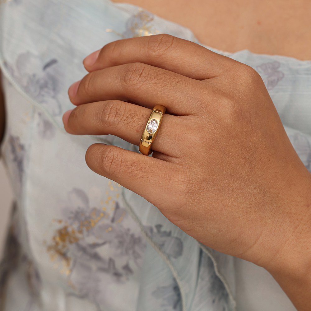 Verstellbarer ein ovaler Zirkonia breiter Edelstahl Ring     