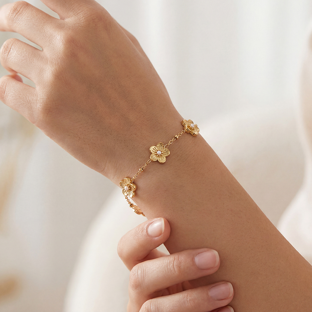Edelstahl Armband 17cm Fünf Blumen mit kleinen Kunstperlen