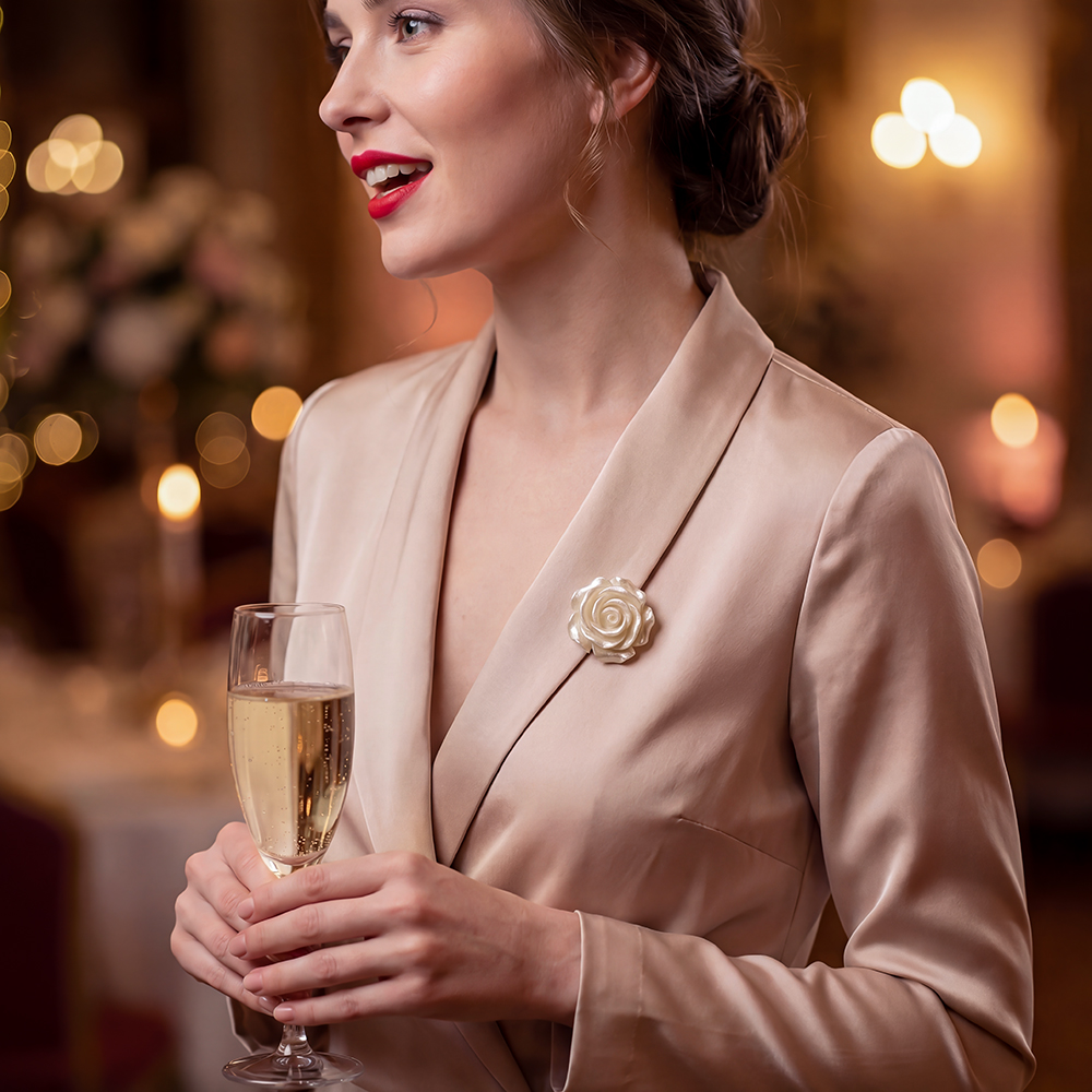 25mm Rosen Zierknopf Brosche