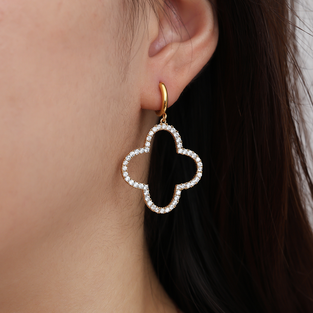 Sparkling Hollow Diamonds Clover Edelstahl Ohrringe   
