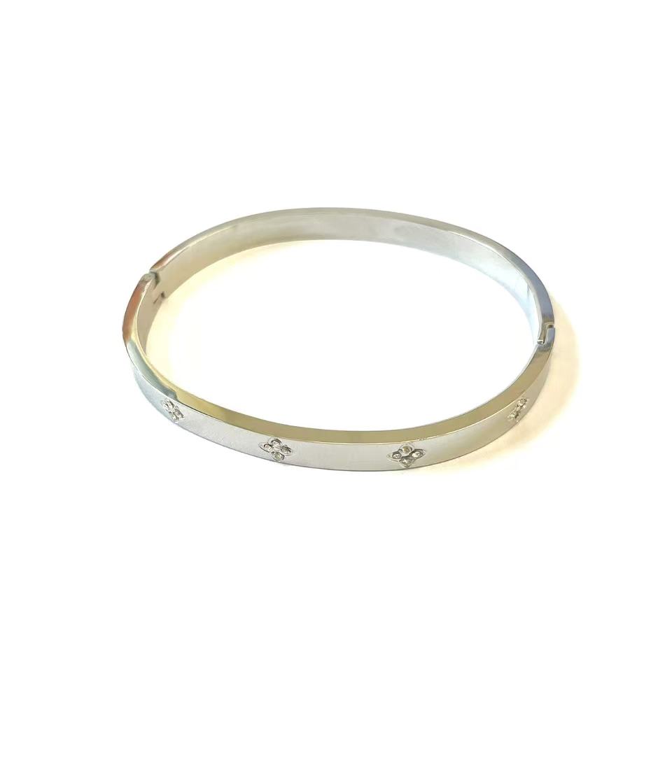 6.5cm Diameter Small Diamond Lucky Flower Edelstahl Armreif      