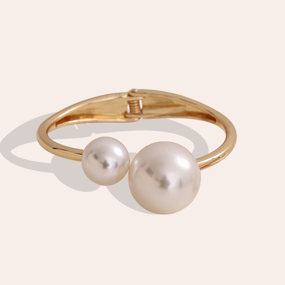 6.5cm breiter runder mit zwei Perlen Messing Armreif   